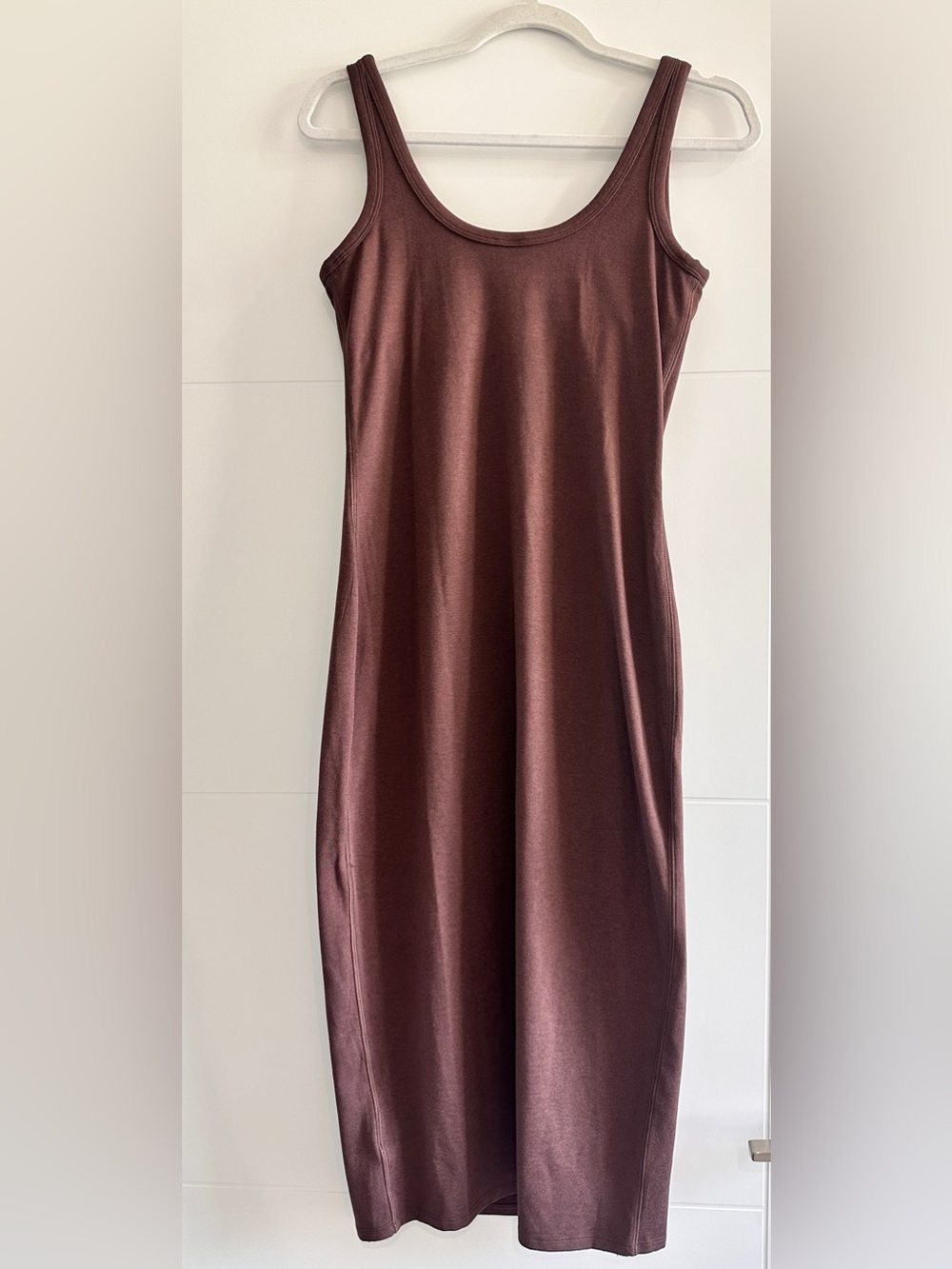 Vuori Halo Essential Scoop Neck Midi Dress - Picture 2 of 5